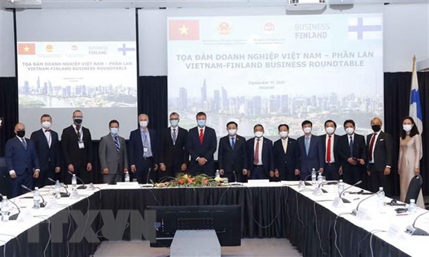 Le président de l AN du Vietnam à la Table ronde des entreprises Vietnam-Finlande